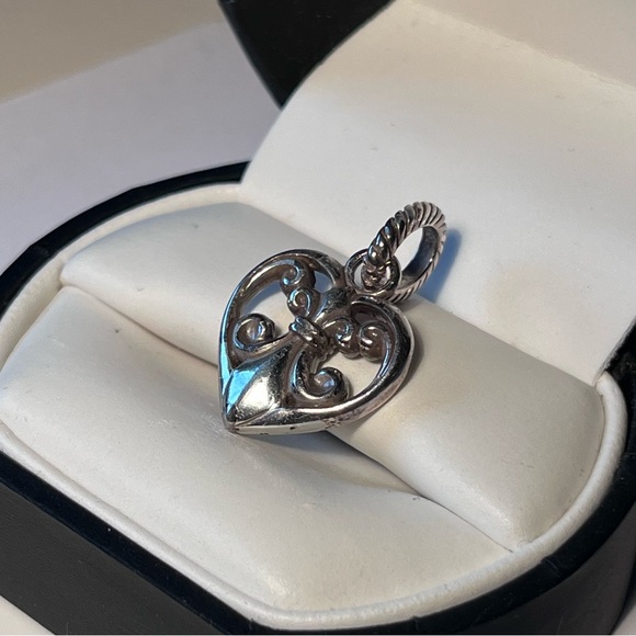 Brighton Fleur de Lis Heart Charm - Picture 1 of 5